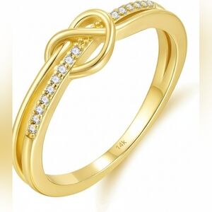 Elegant Gold Knot Ring with Crystals